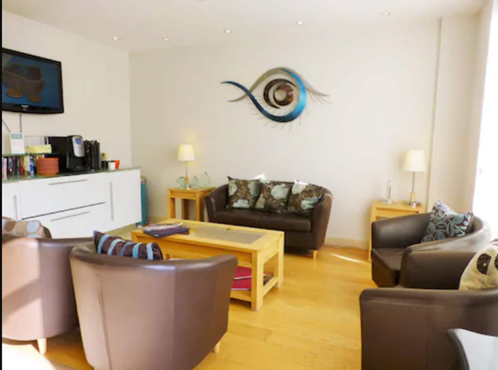 Liberty Wharf Apartments Saint Helier Bagian luar foto